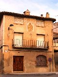 Fachada con escudo armero